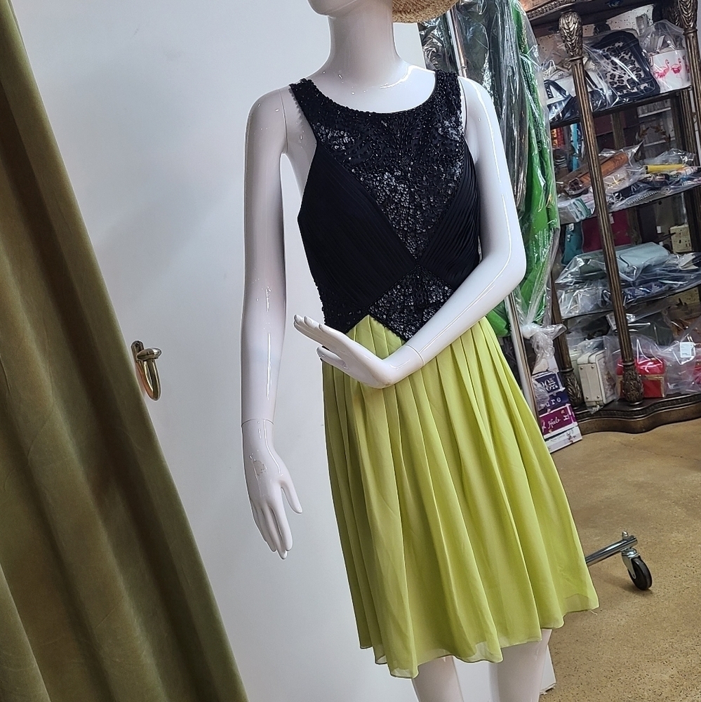 NWT Sue Wong Black Green Beaded Embellished Dress Size 6